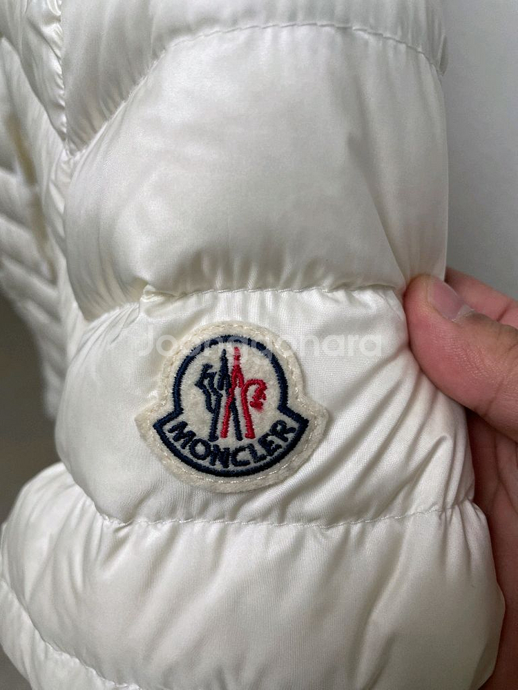 몽클레어 여성 경량패딩 2사이즈--6