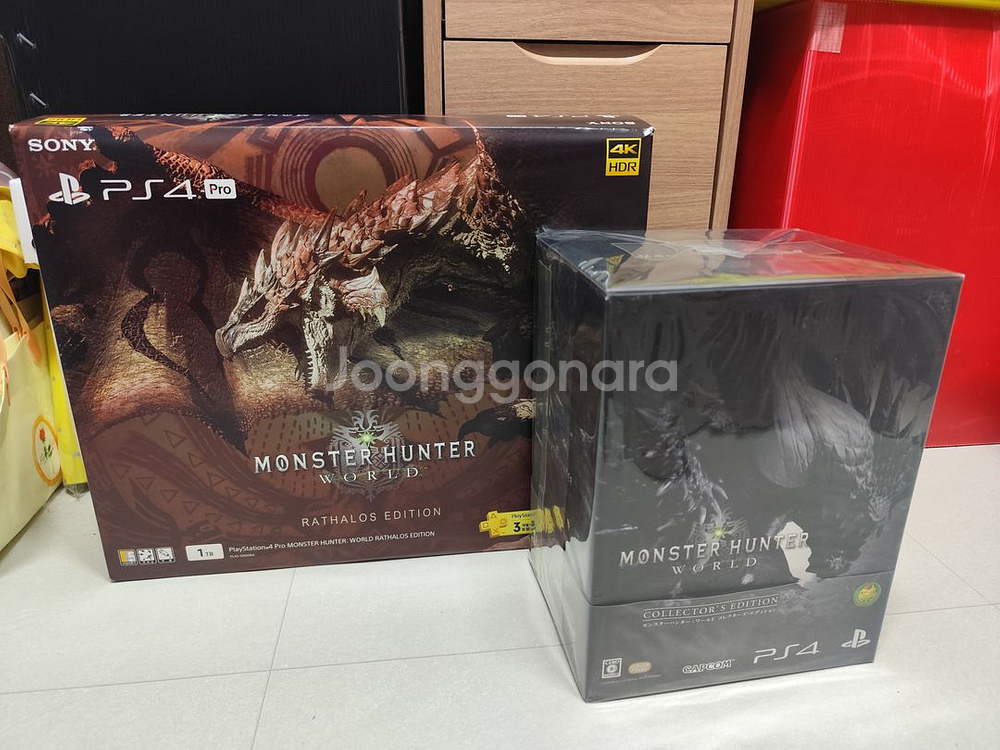 PS4PRO 한정판 미개봉 본체 몬스터헌터월드 라탈로스--3