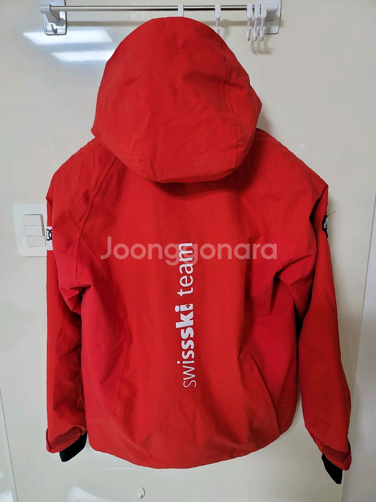 데상트 아우디 레드 스키 바람막이 95사이즈 상태극상--1