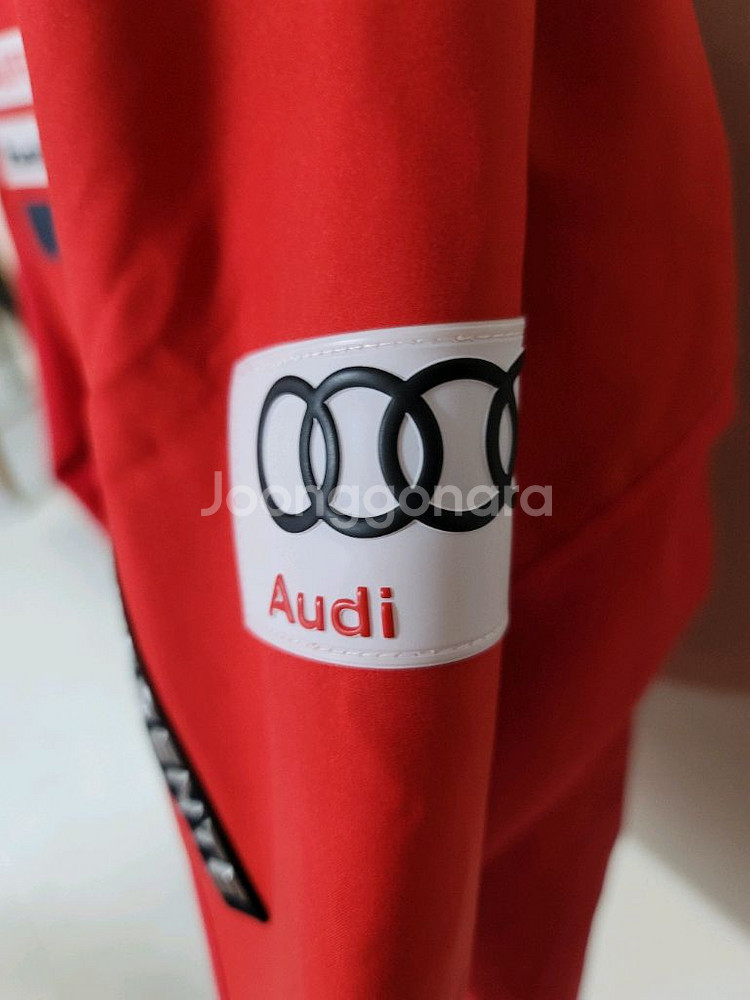 데상트 아우디 레드 스키 바람막이 95사이즈 상태극상--4