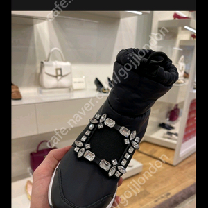 로저비비에부츠 37