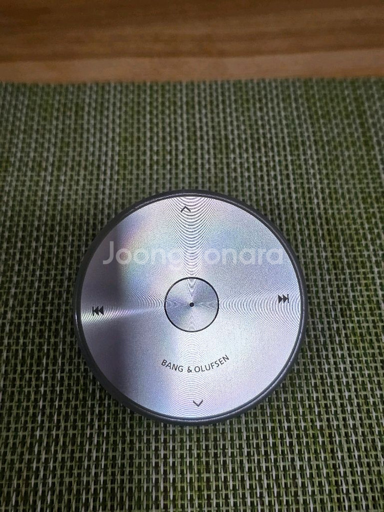 뱅앤올룹슨 베오사운드 A8--1