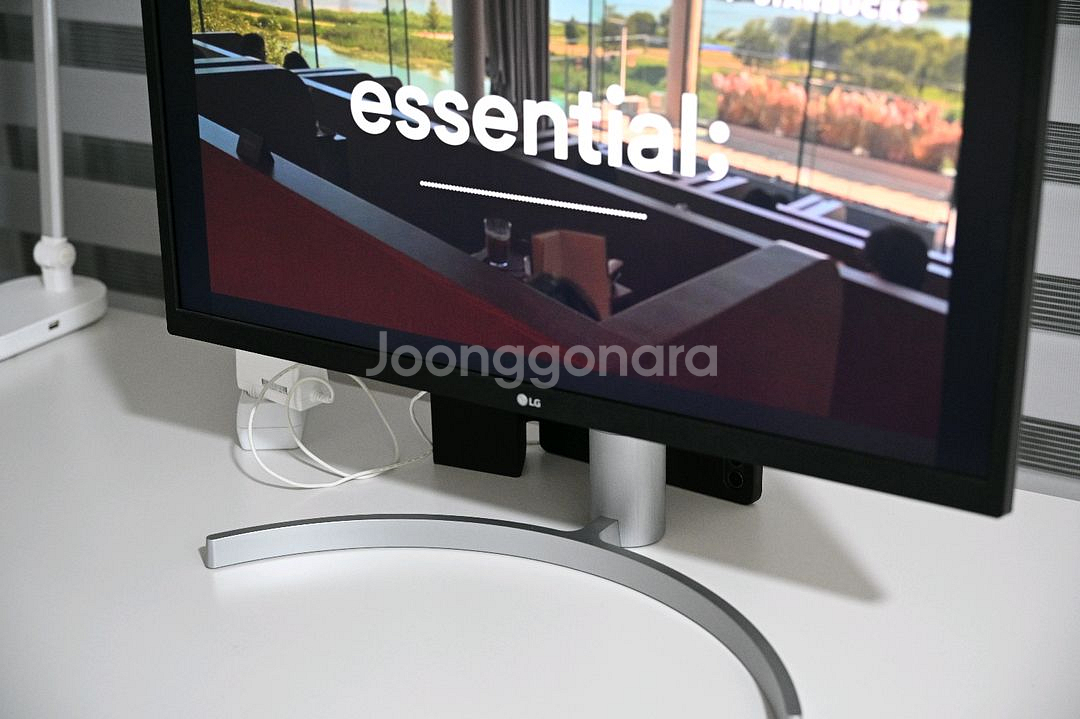 LG 27인치 4K 모니터 27UL550--1