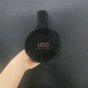 어그 로고 양털 귀마개