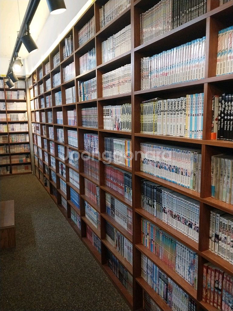 만화카페.책.비품일체 전부.--5