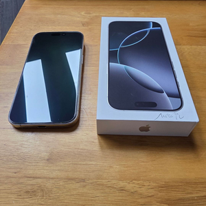 아이폰16 프로 256g 화이트(25.6월 구입)