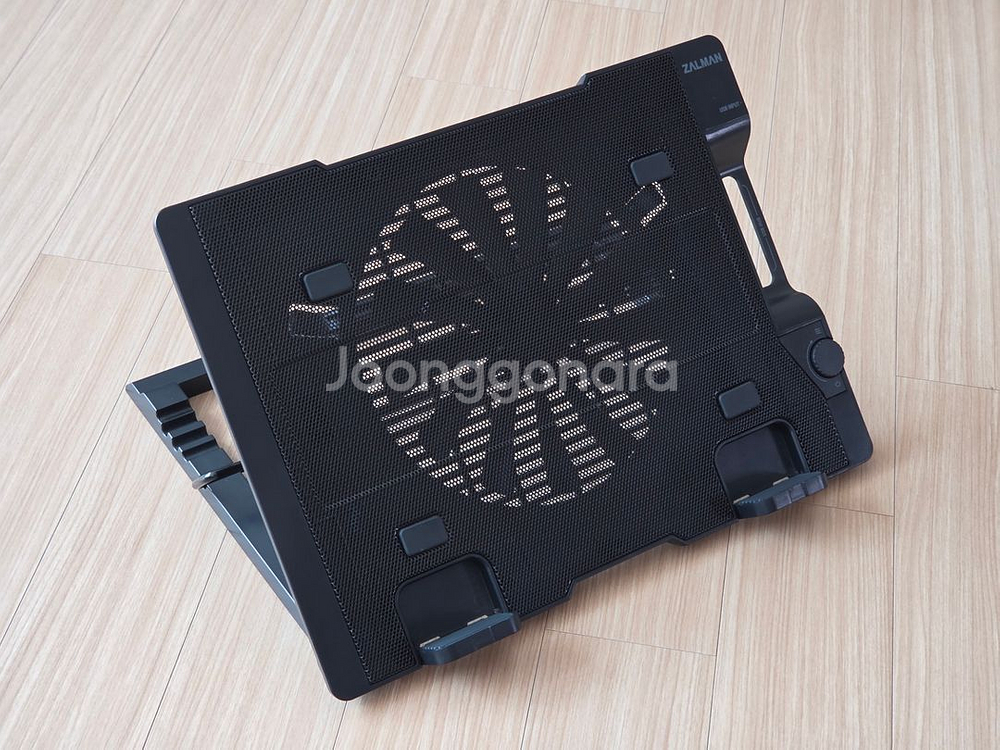 노트북 쿨러 거치대 ZM-NS2000--0