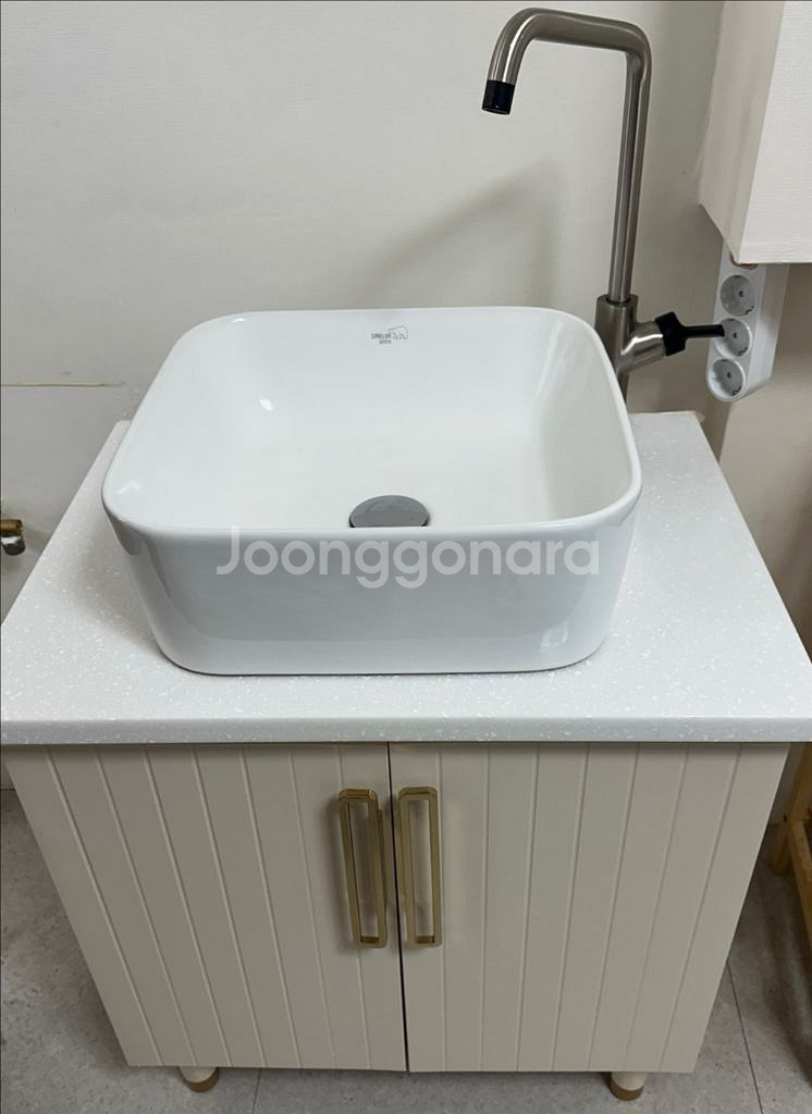 수전 세면대 하부장 판매합니다--4