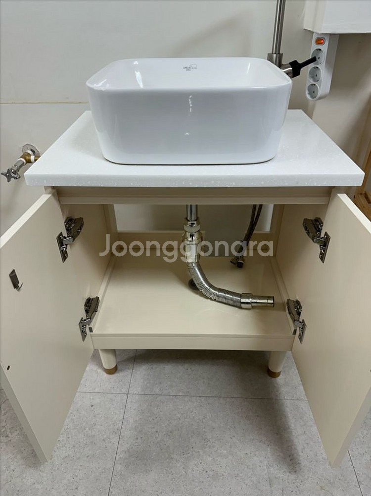 수전 세면대 하부장 판매합니다--1