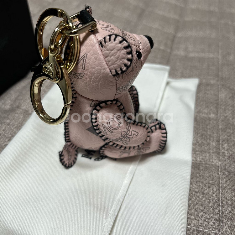 MCM 파우더핑크 곰돌이 키링--1