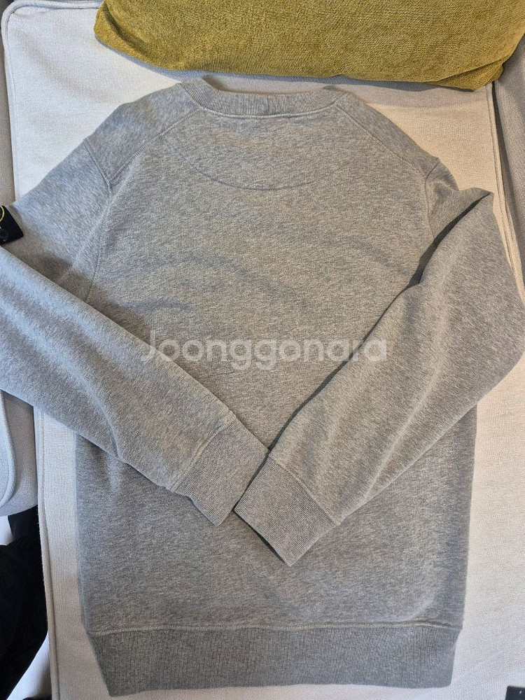 스톤아일랜드 맨투맨 그레이 (L size)--5