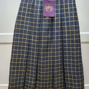 코스모폴리탄줄라이 예지스 더로얄체크스커트 새상품
