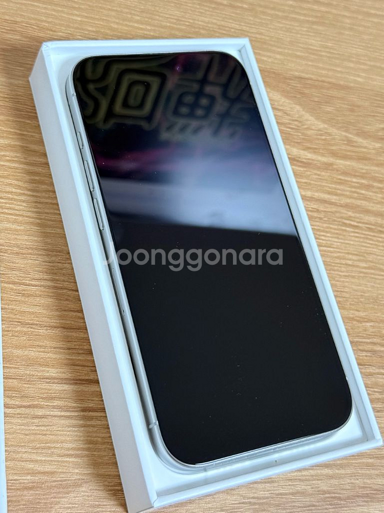 아이폰 15pro 화이트--10