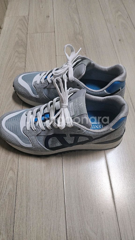 발렌티노 브이로고 로우탑 스니커즈 41사이즈 팝니다--2