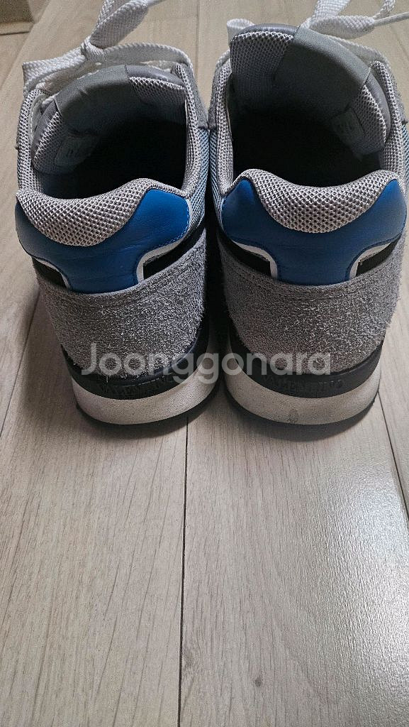 발렌티노 브이로고 로우탑 스니커즈 41사이즈 팝니다--3