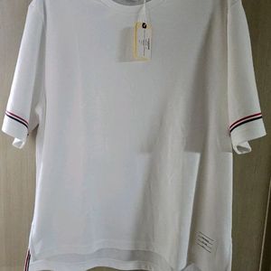 톰브라운 스트라이프 티셔츠 3사이즈 팝니다