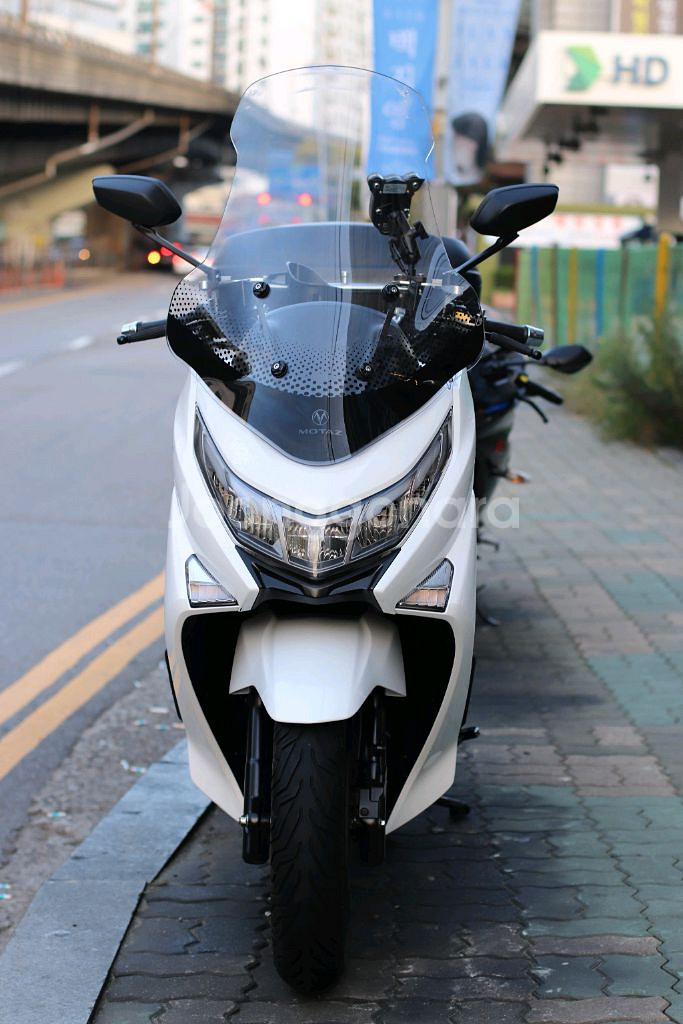 uhr125 dna모터스 23년식 오토바이 판매합니다--1