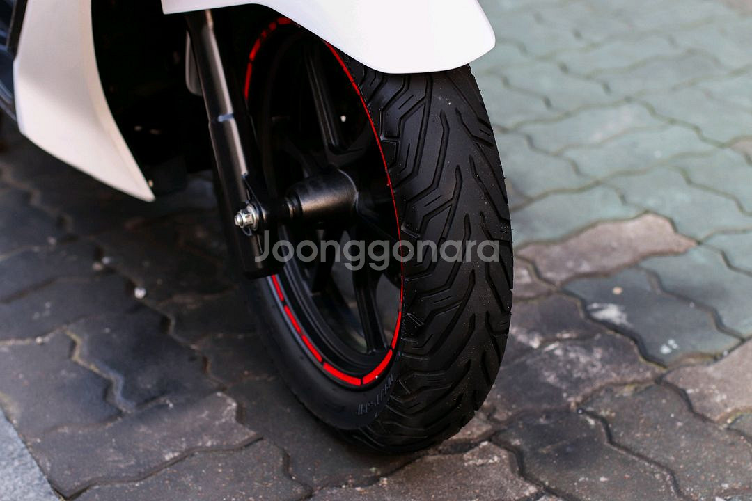 uhr125 dna모터스 23년식 오토바이 판매합니다--8