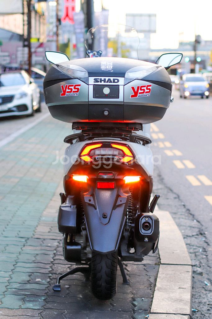 uhr125 dna모터스 23년식 오토바이 판매합니다--5