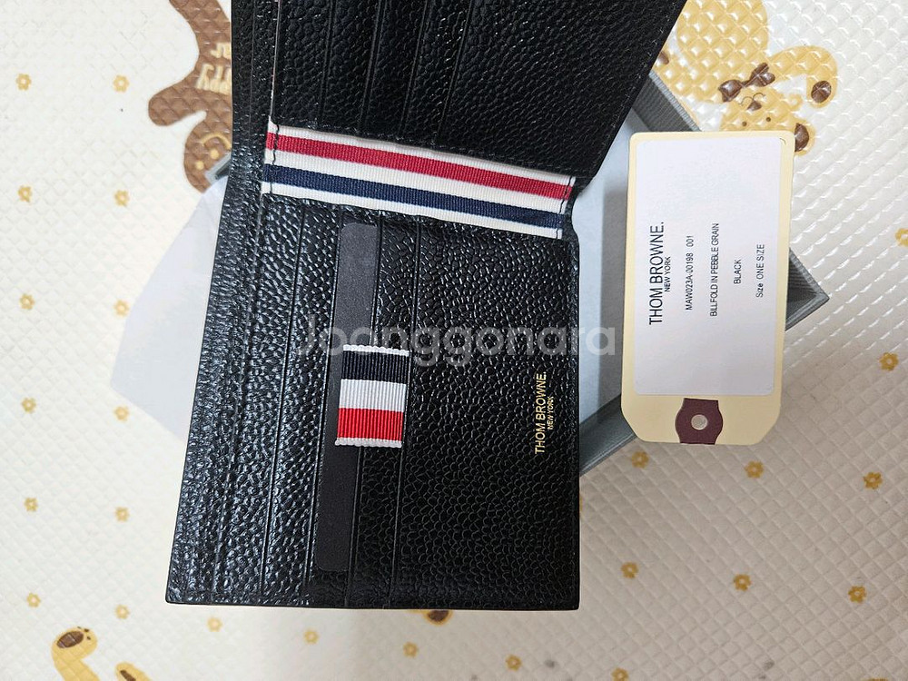 톰브라운 페블 그레인 블랙 반지갑--5