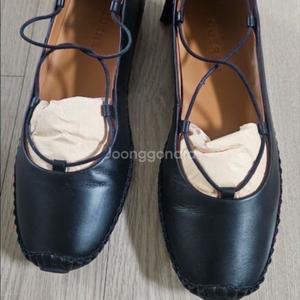 쿠에른 신발 2개