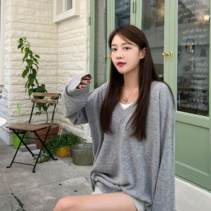 하엄지 루흐 아디세떼흐 캐시 울 브이넥 니트 그레이