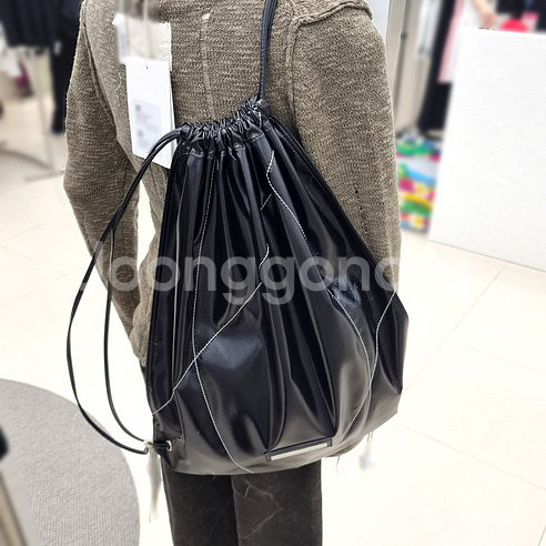 Matin Kim 마뗑킴 스트링 코팅 백팩 블랙--2