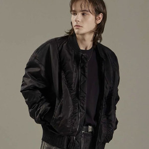 메종미네드CRUSH BLACK SHIRRING MA-1