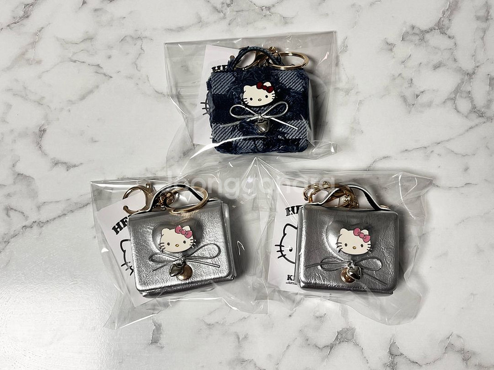 산리오 헬로키티 가방 키링 새상품--0