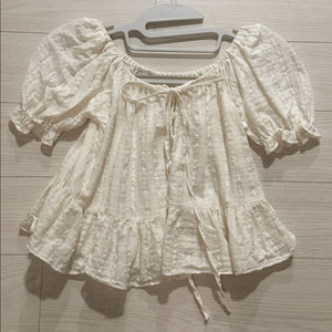 미니포에 여름 아이보리 블라우스