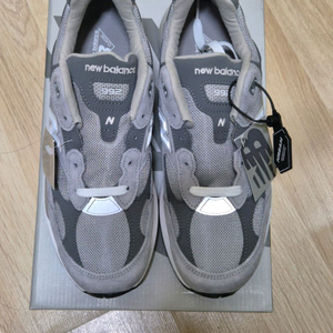 뉴발란스 992 그레이 메탈릭 실버 275