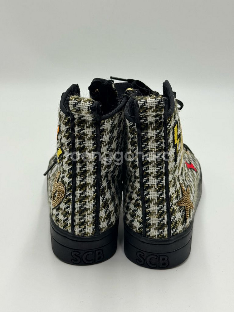 240 슈콤마보니--3