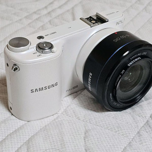 삼성 nX2000 미러리스 카메라
