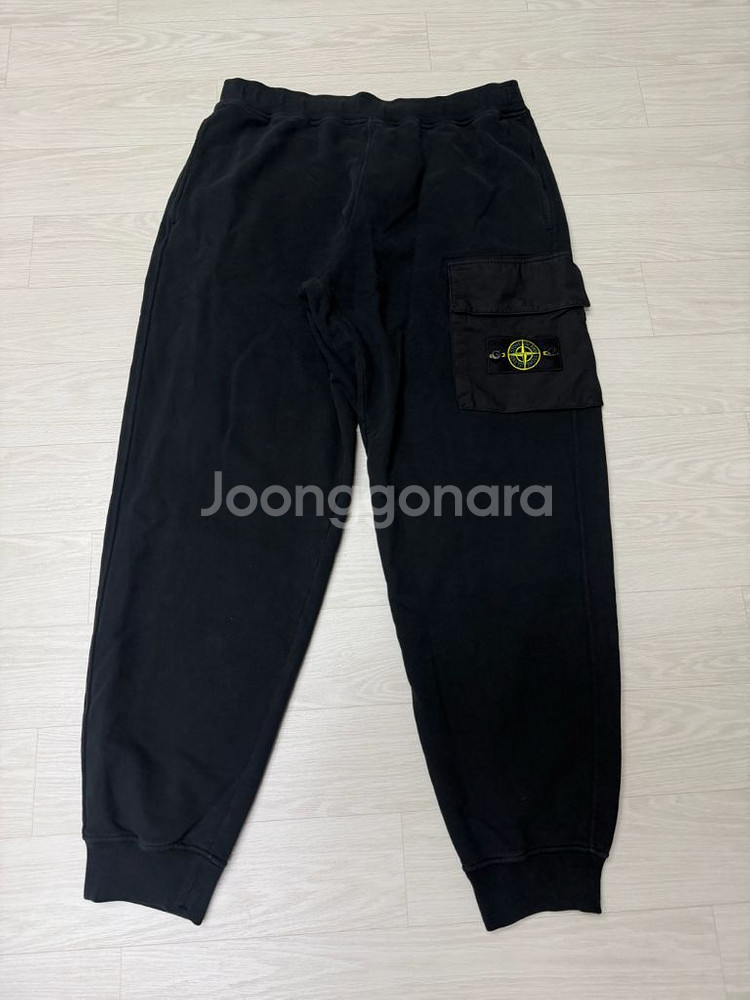 [XL] 스톤아일랜드 25FW 블랙 조거 트레이닝 팬츠--0