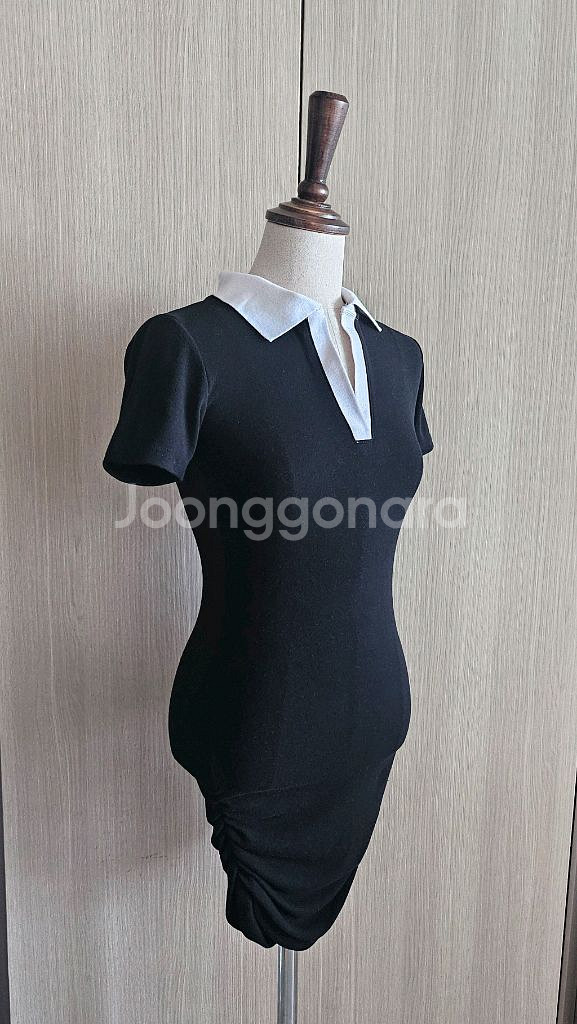 Cos 감성 흰검 배색 카라 미니원피스S--2