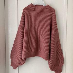 루즈핏 반폴라 벌룬 니트