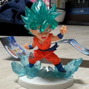 드래곤볼 손오공 가챠 피규어