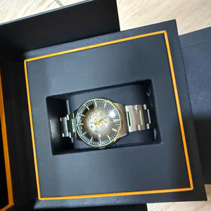 미도 커맨더 그래디언트 골드베젤