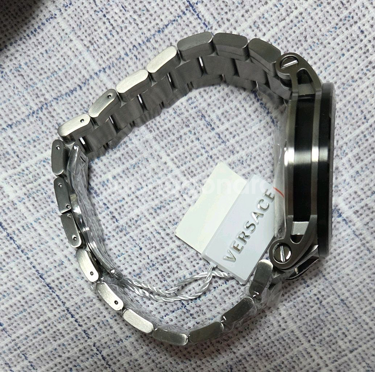 [정품 새제품] 명품 베르사체 남성시계. VERSACE--8