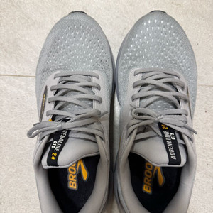 브룩스 아드레날린 gts 24 4e 275 러닝화