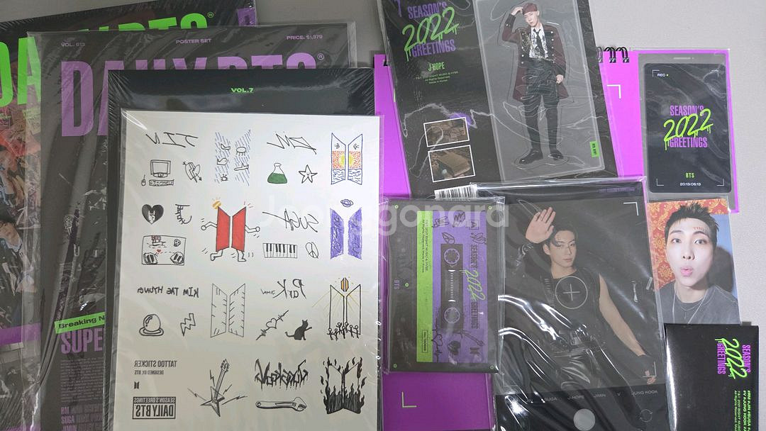 방탄소년단 2022 시그 디지털코드 포카 특전 포함--1
