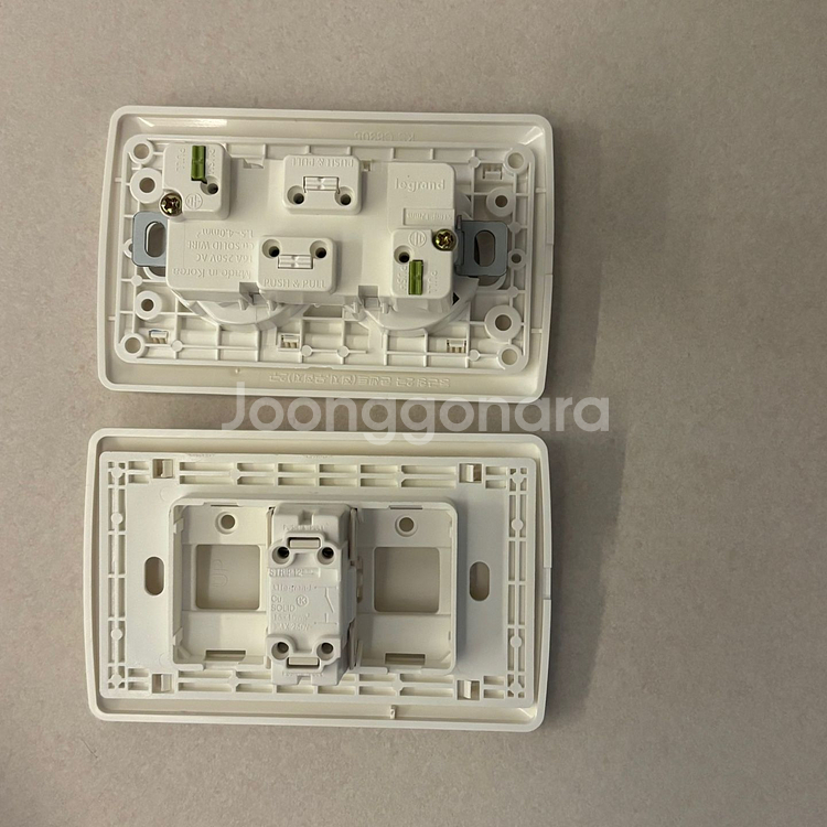새상품) 르그랑 3구 스위치, 2구 콘센트, TV콘센트--3