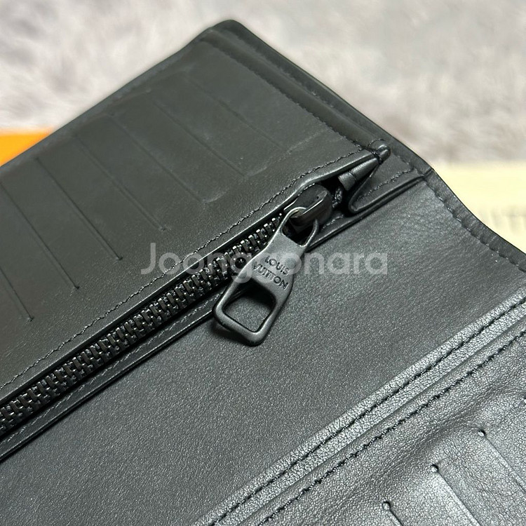 [풀구성] 루이비통 토뤼옹 브라짜 월릿 장지갑 블랙--3