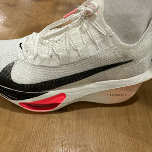 알파플라이 3 275