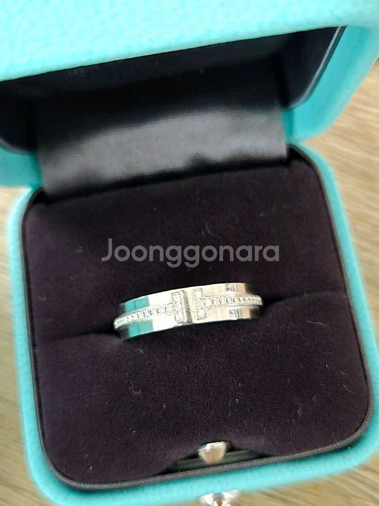 정품 티파니앤코 T 반지 네로우 다이아몬드 링 18k금--1