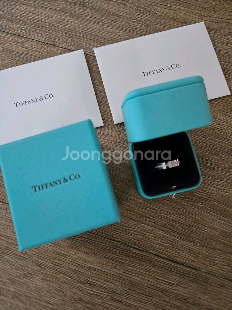 정품 티파니앤코 T 반지 네로우 다이아몬드 링 18k금--0