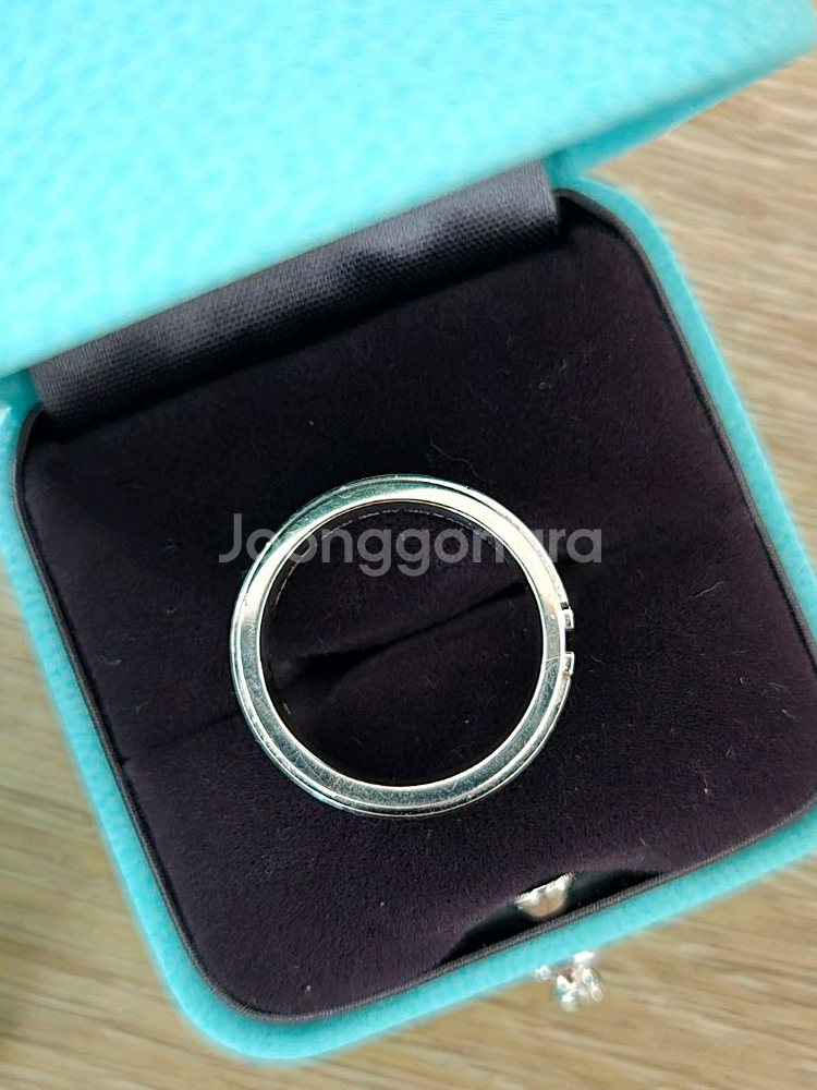 정품 티파니앤코 T 반지 네로우 다이아몬드 링 18k금--2