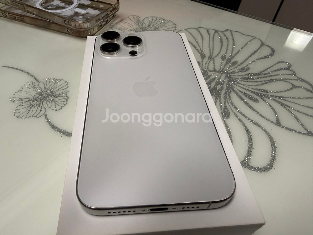 아이폰 15 Pro Max 512g 화이트 색상--5
