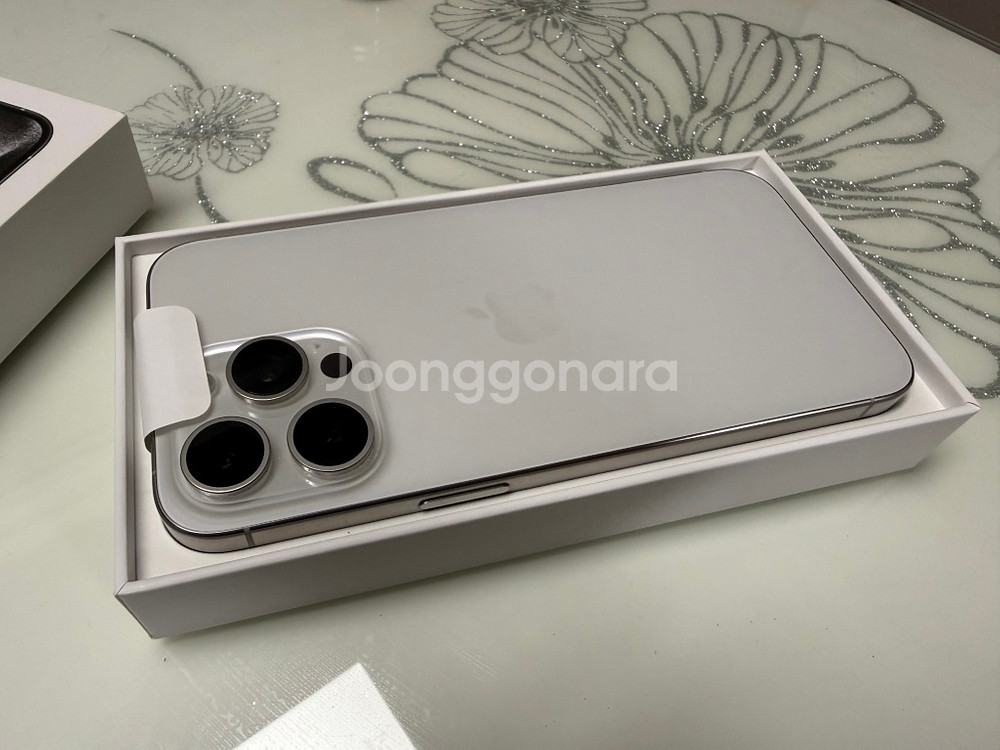 아이폰 15 Pro Max 512g 화이트 색상--7