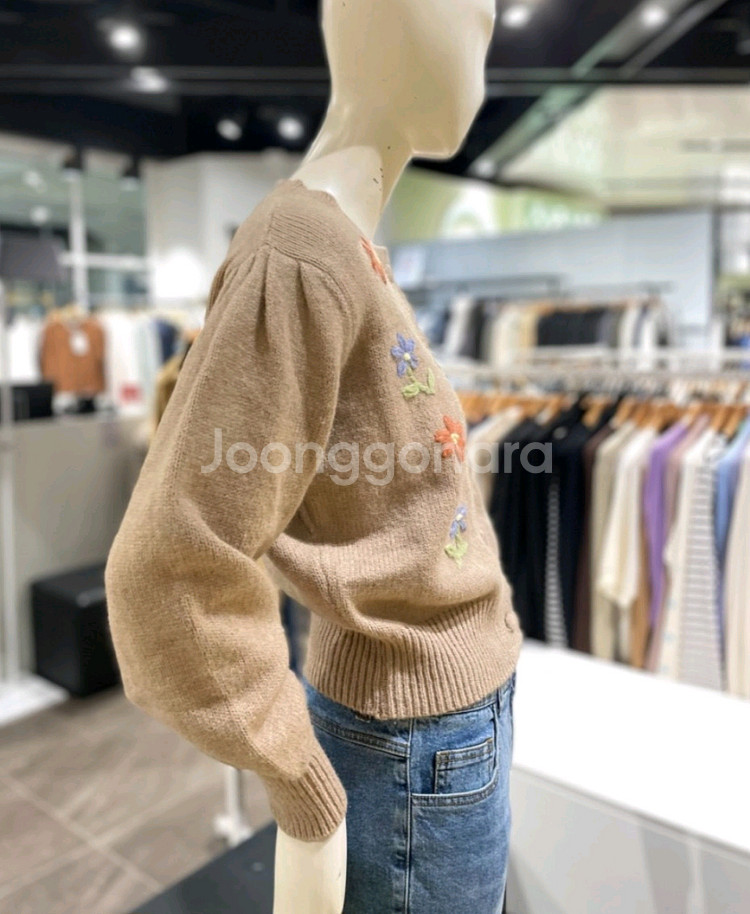 온앤온 플라워자수 니트 가디건 55사이즈--1